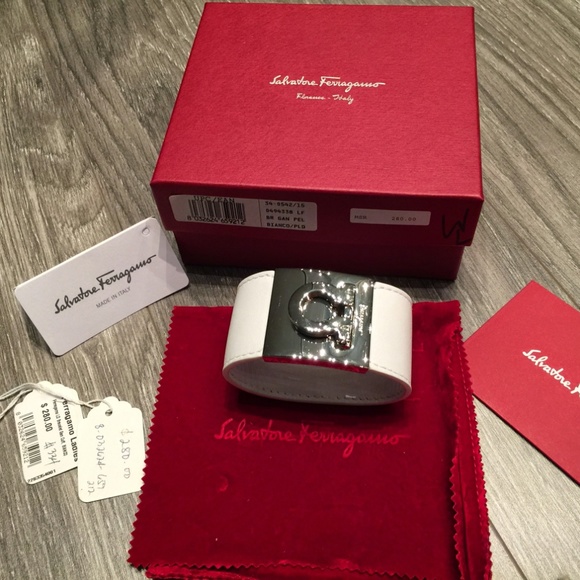 Salvatore Ferragamo Gancini Leather Cuff Bracelet - Picture 3 of 4